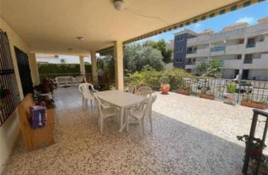 Resale - Villa - Orihuela Costa - La Zenia