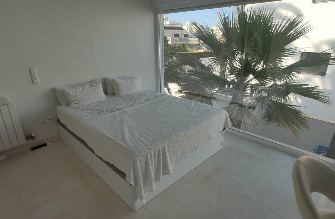 Resale - Villa - Orihuela Costa - La Zenia