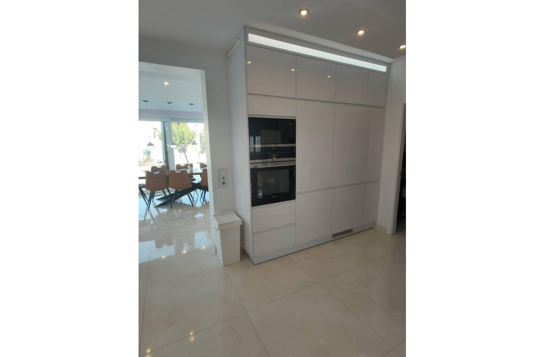 Resale - Villa - Orihuela Costa - La Zenia