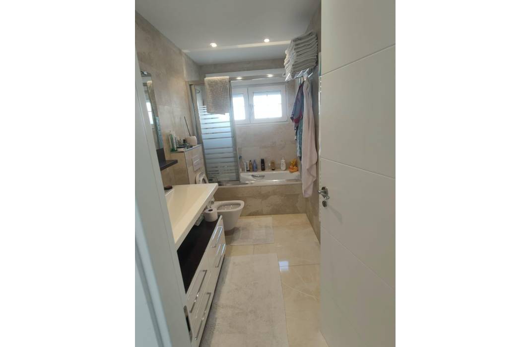 Resale - Villa - Orihuela Costa - La Zenia