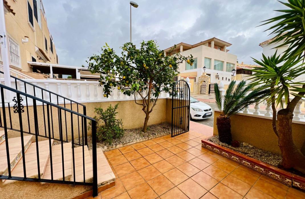 Resale - Villa - Orihuela Costa - Las Filipinas