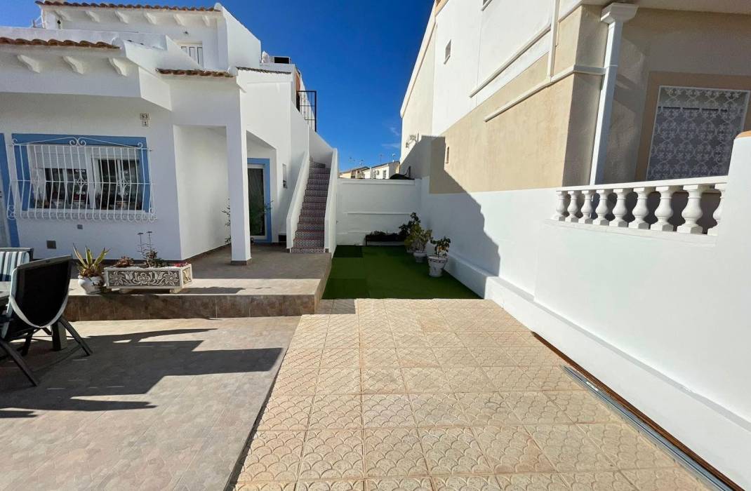 Resale - Villa - Orihuela Costa - Las Mimosas