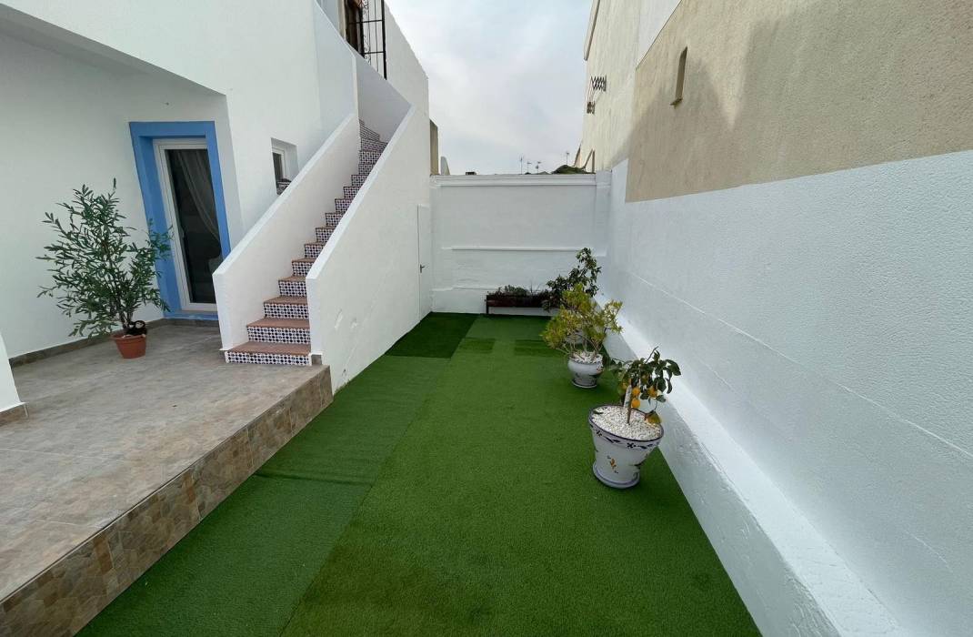 Resale - Villa - Orihuela Costa - Las Mimosas