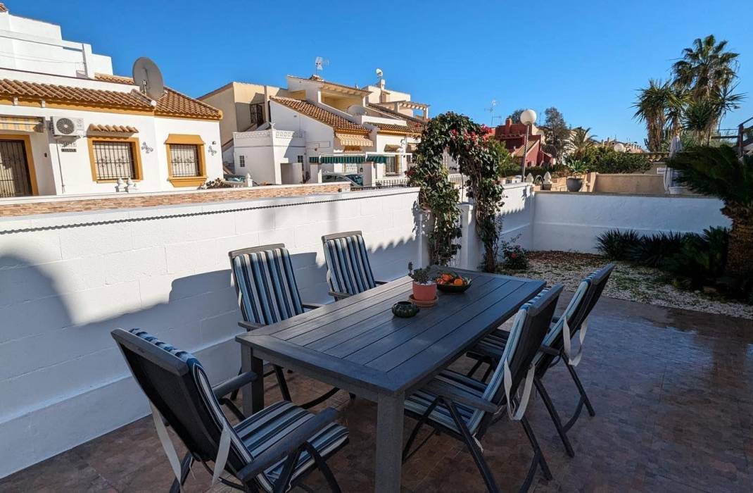 Resale - Villa - Orihuela Costa - Las Mimosas