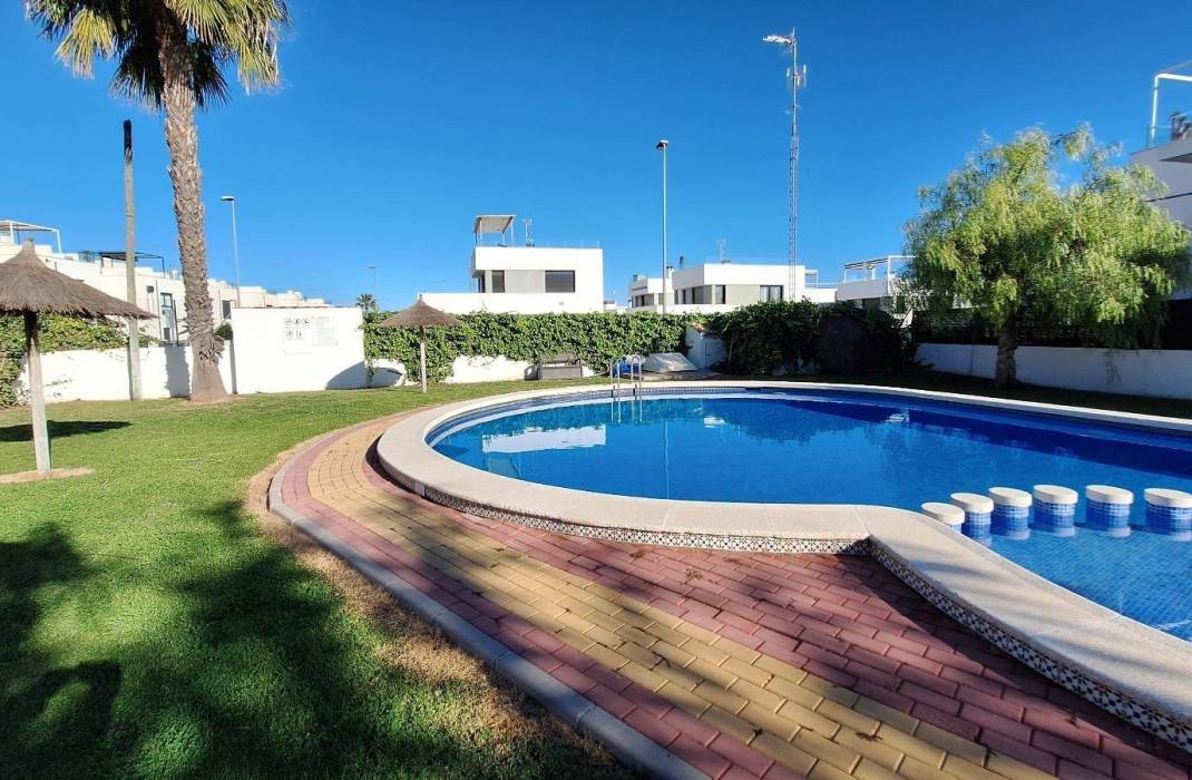 Resale - Villa - Orihuela Costa - Lomas de Cabo Roig-Los Dolses