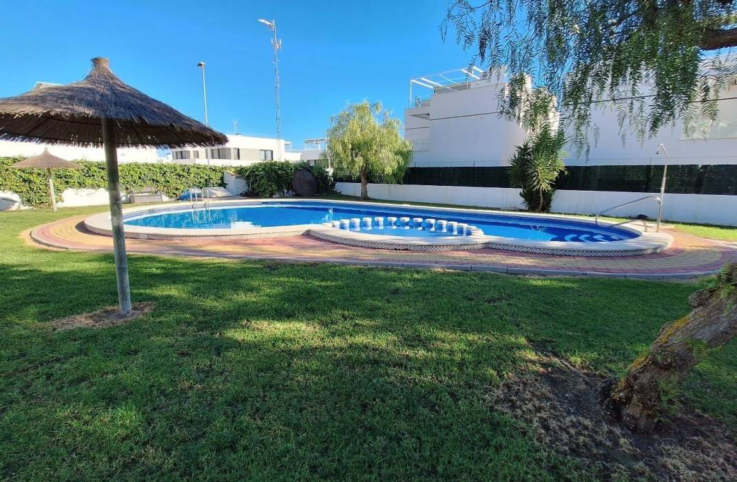 Resale - Villa - Orihuela Costa - Lomas de Cabo Roig-Los Dolses