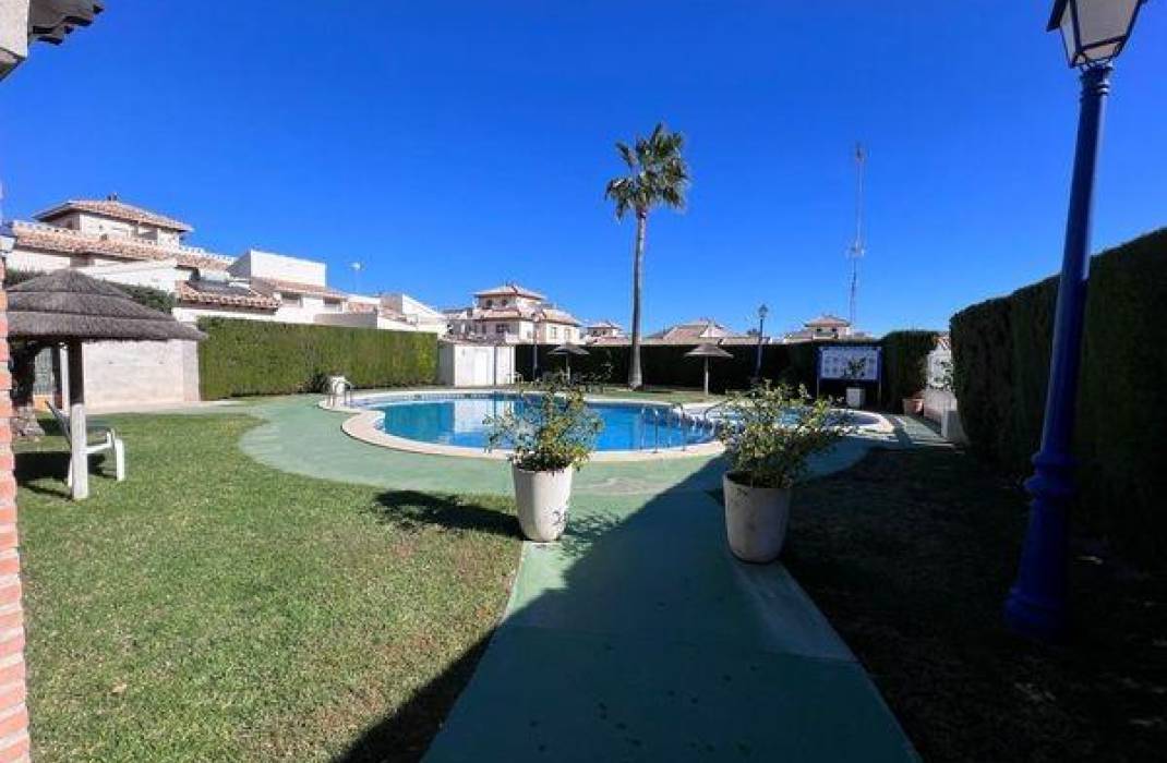 Resale - Villa - Orihuela Costa - Lomas de Cabo Roig