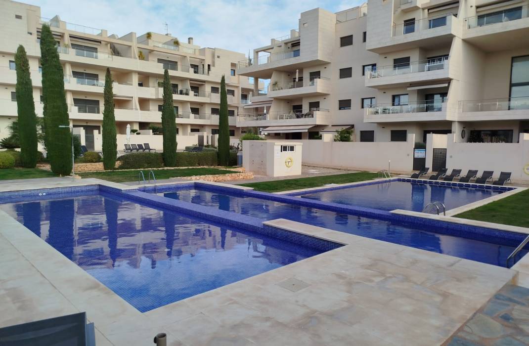 Resale - Villa - Orihuela Costa - Los Dolses