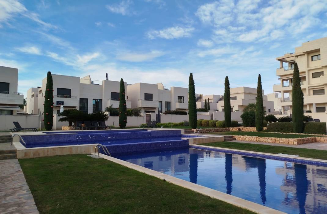 Resale - Villa - Orihuela Costa - Los Dolses