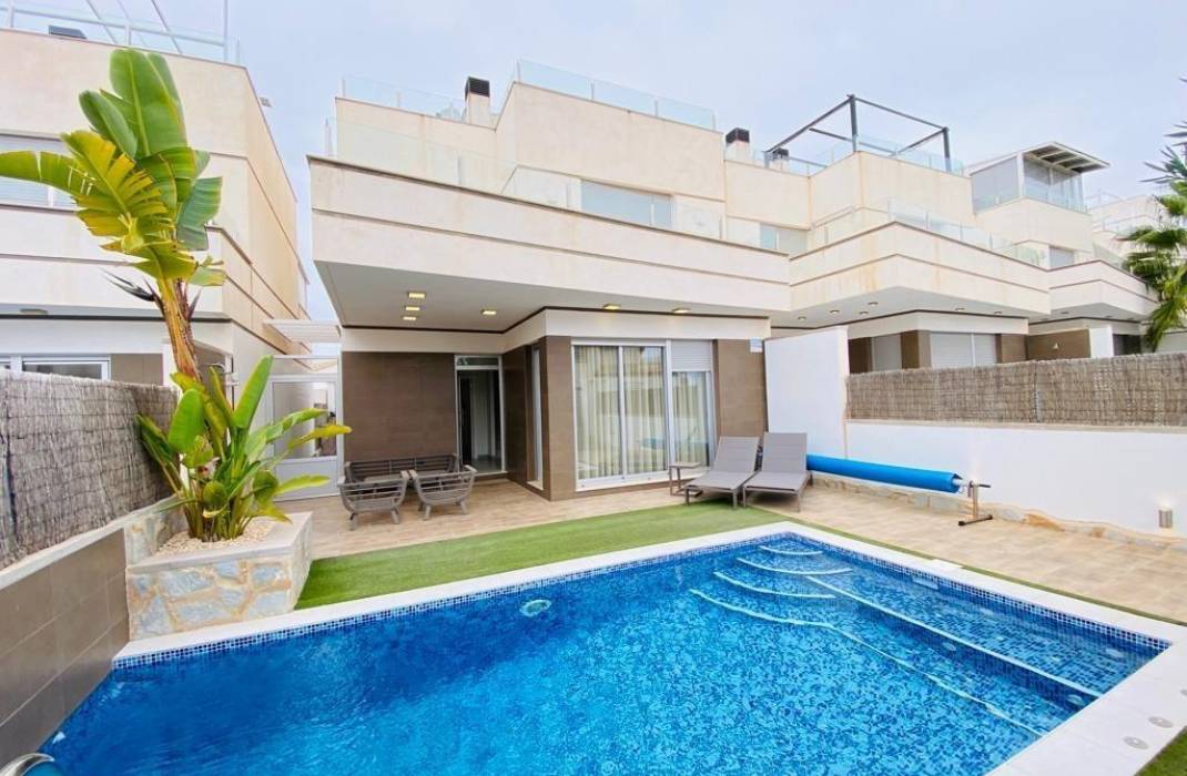 Resale - Villa - Orihuela Costa - Montezenia