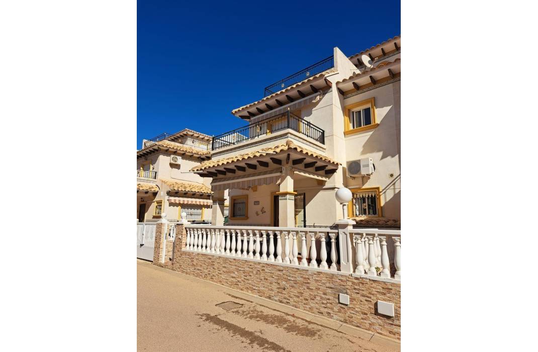 Resale - Villa - Orihuela Costa - Playa Flamenca