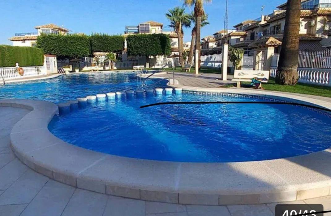 Resale - Villa - Orihuela Costa - Playa Flamenca