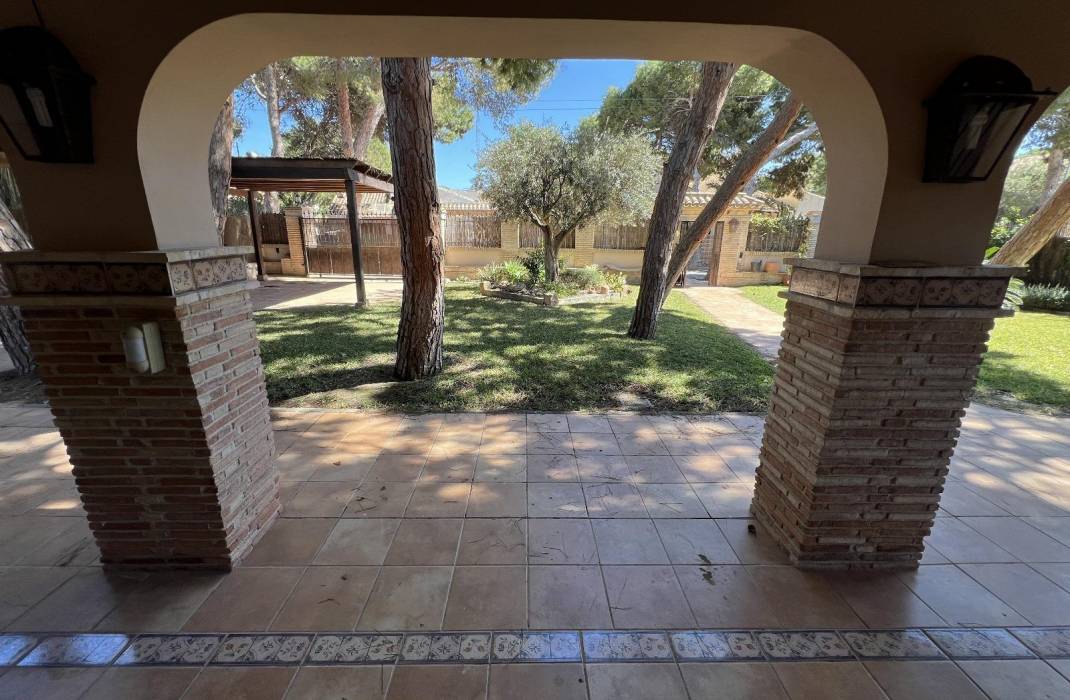 Resale - Villa - Orihuela Costa - Punta Prima