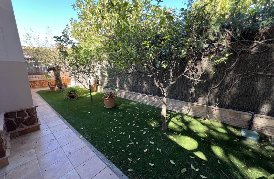 Resale - Villa - Orihuela Costa - Punta Prima