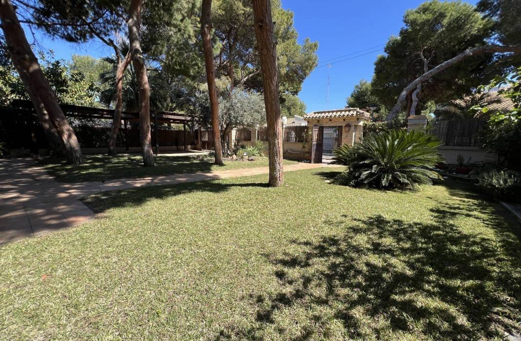 Resale - Villa - Orihuela Costa - Punta Prima