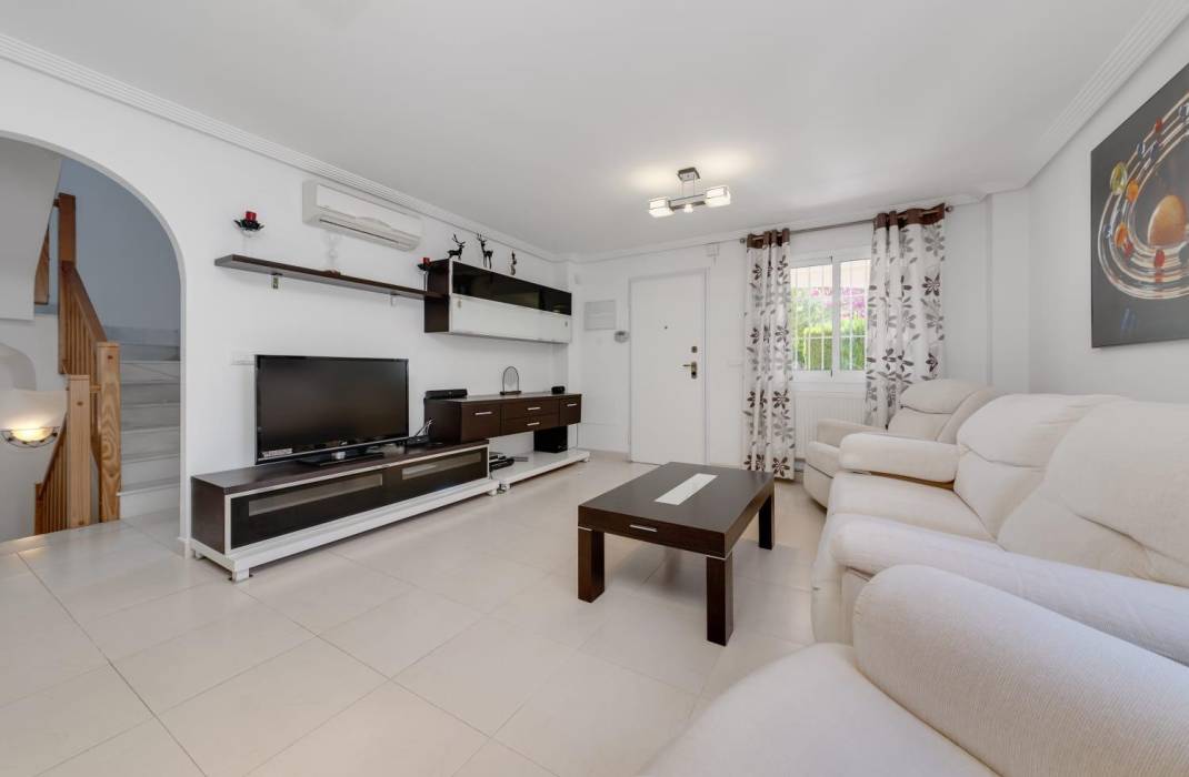 Resale - Villa - Orihuela Costa - Punta Prima