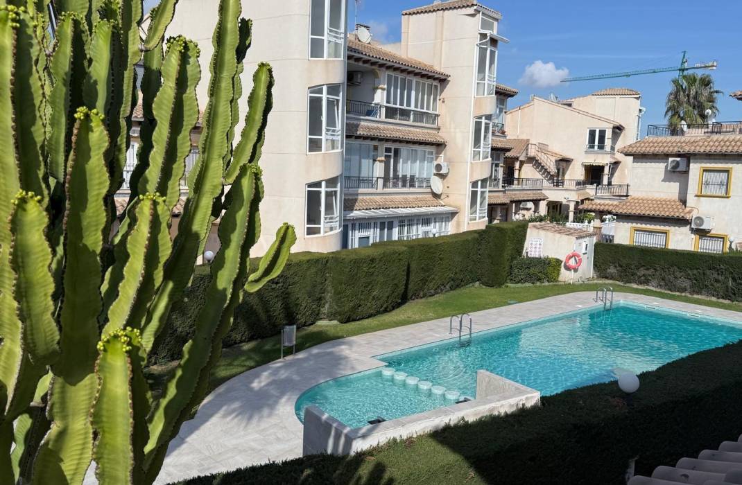 Resale - Villa - Orihuela Costa - Punta Prima