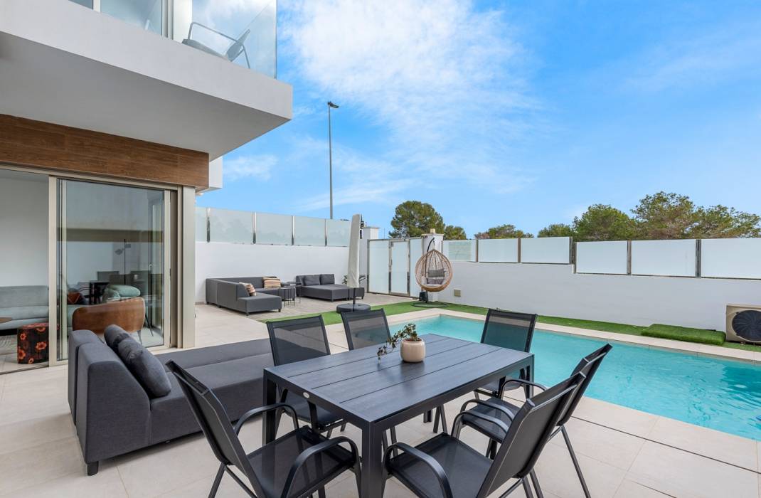 Resale - Villa - Orihuela Costa - Villamartín