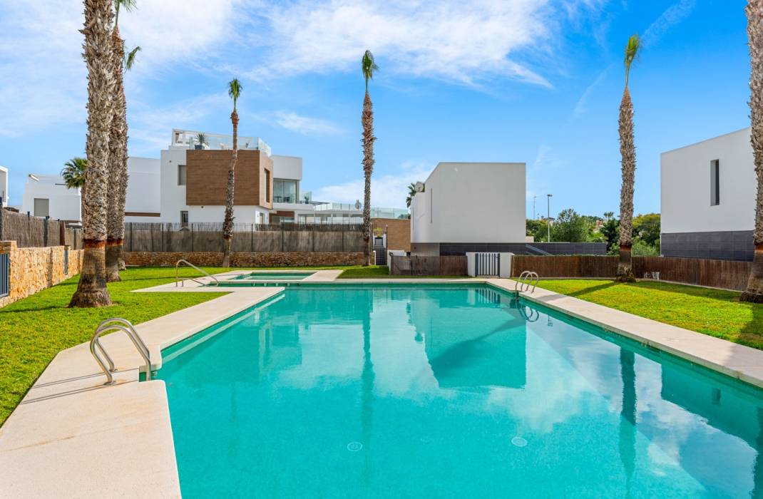 Resale - Villa - Orihuela Costa - Villamartín