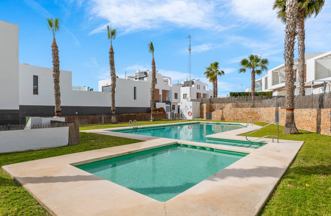 Resale - Villa - Orihuela Costa - Villamartín