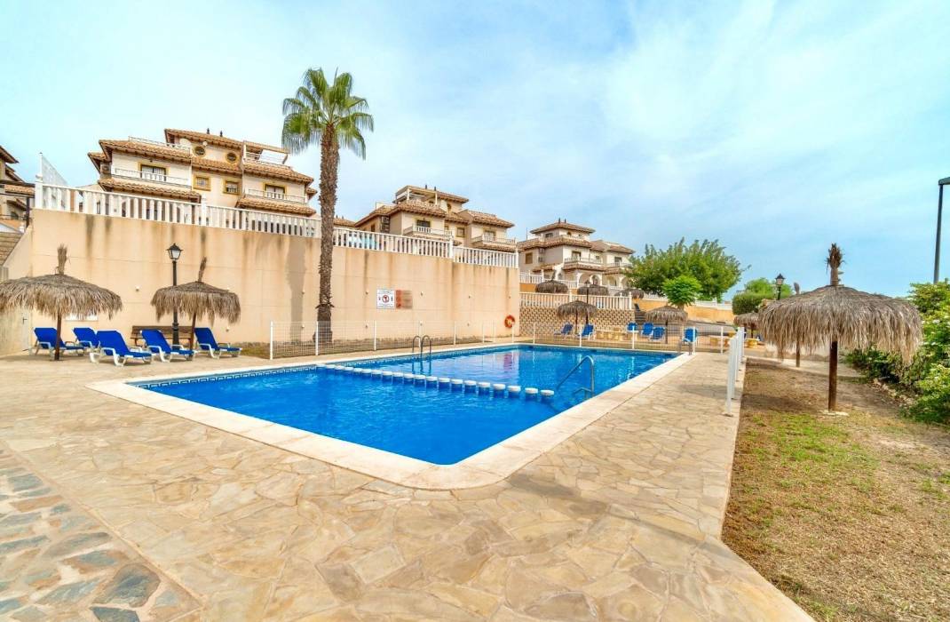 Resale - Villa - Orihuela Costa