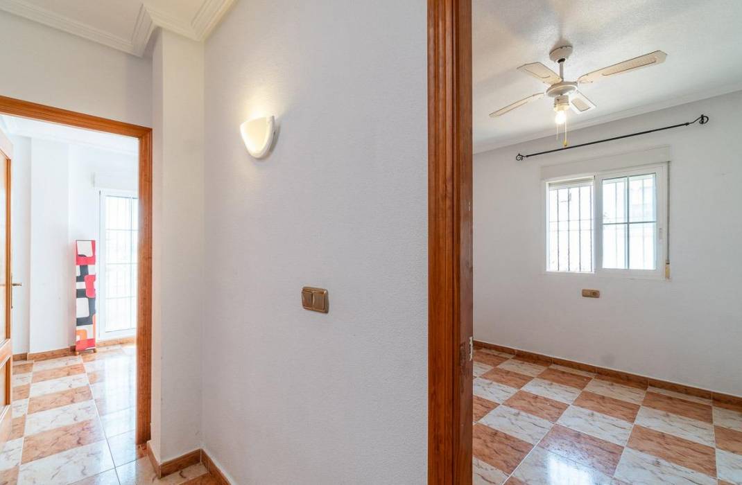 Resale - Villa - Orihuela Costa