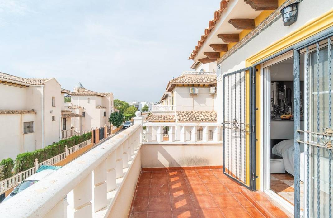 Resale - Villa - Orihuela Costa