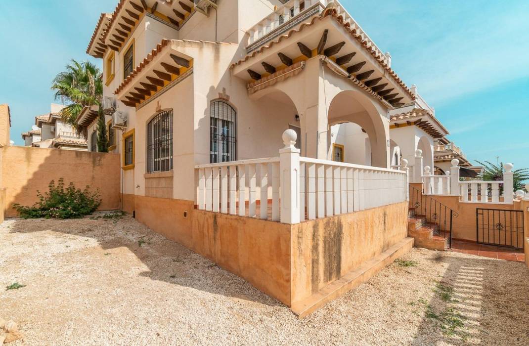 Resale - Villa - Orihuela Costa