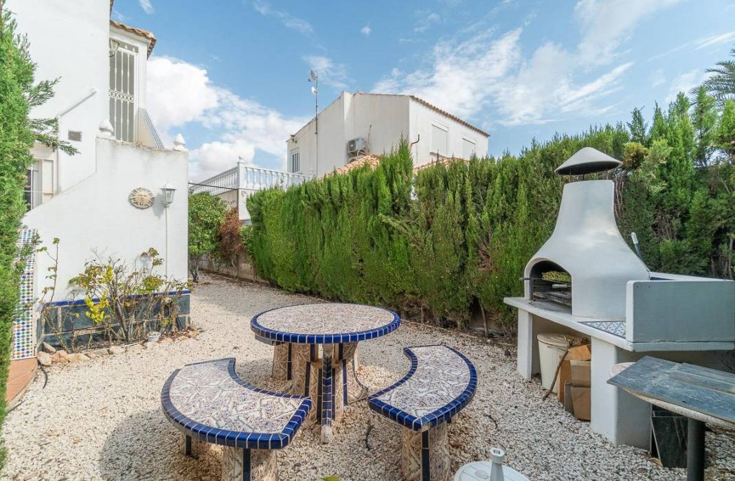 Resale - Villa - Orihuela Costa