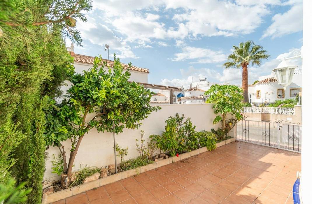 Resale - Villa - Orihuela Costa