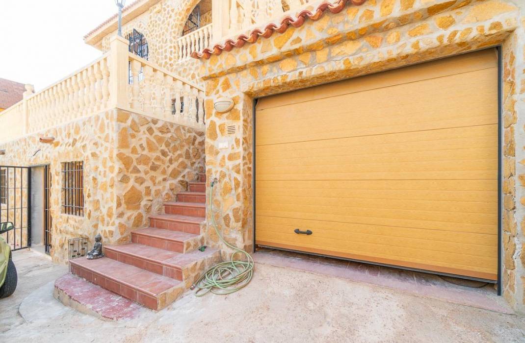 Resale - Villa - Orihuela Costa