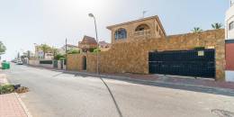 Resale - Villa - Orihuela Costa