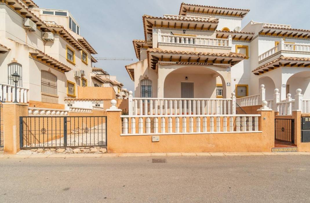 Resale - Villa - Orihuela Costa