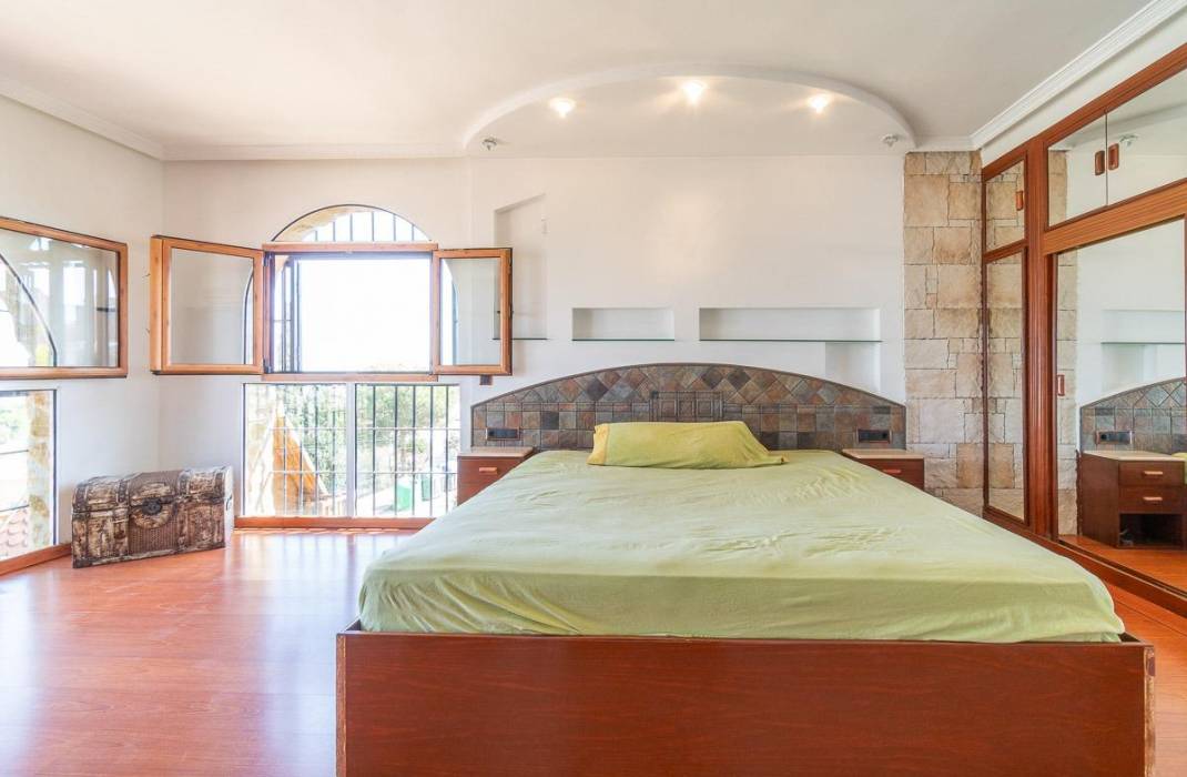 Resale - Villa - Orihuela Costa