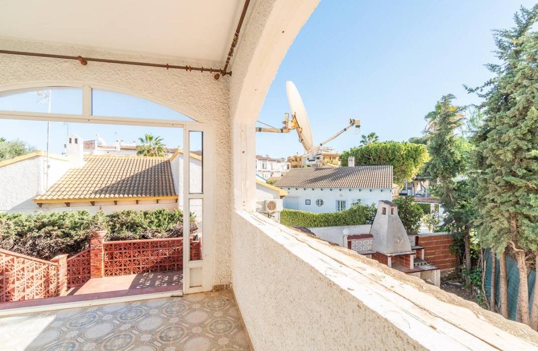 Resale - Villa - Orihuela Costa