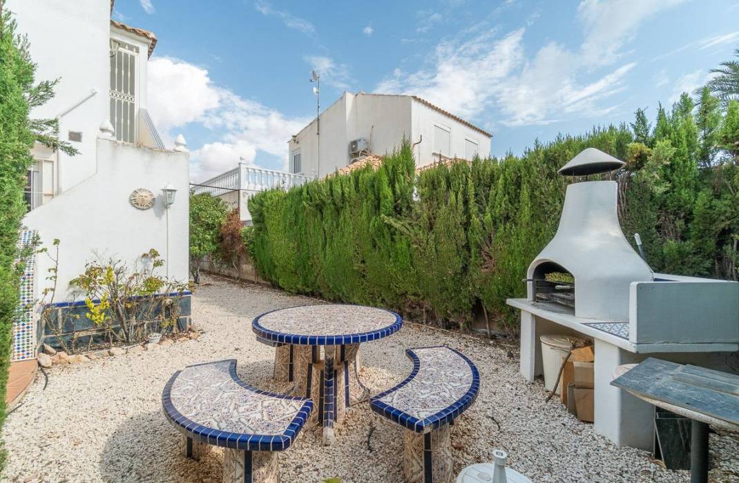 Resale - Villa - Orihuela Costa