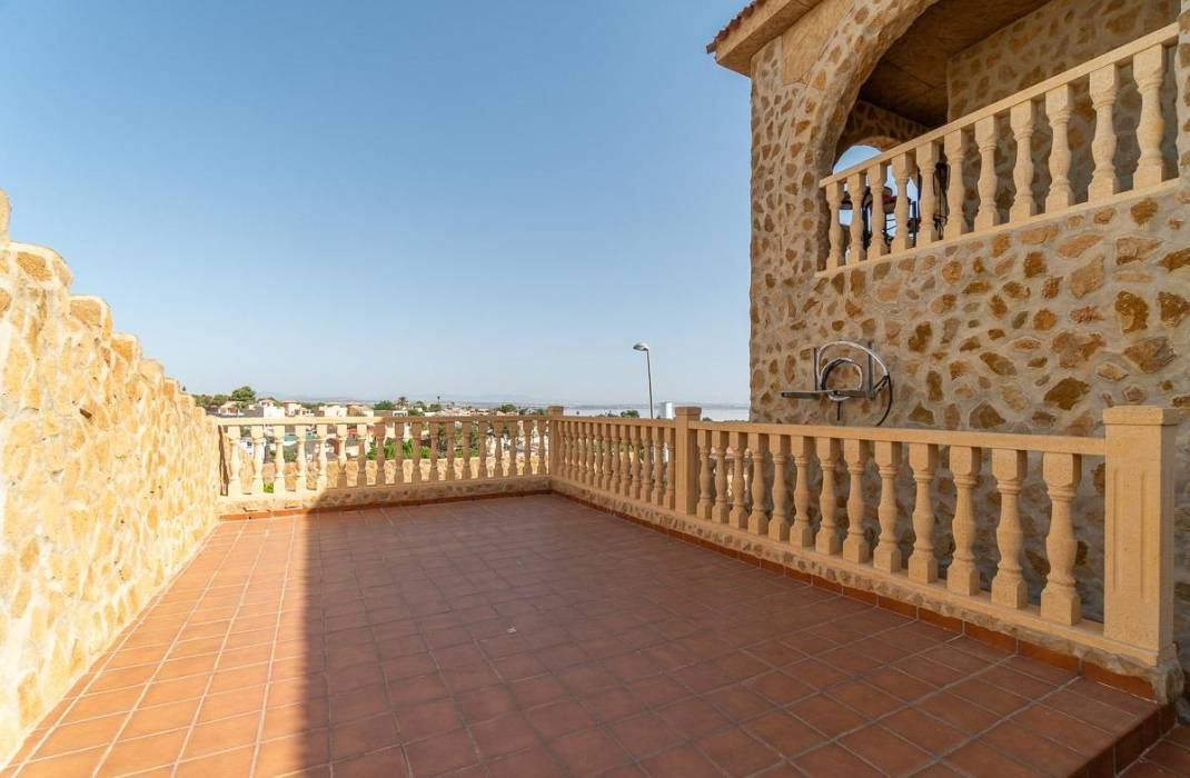 Resale - Villa - Orihuela Costa