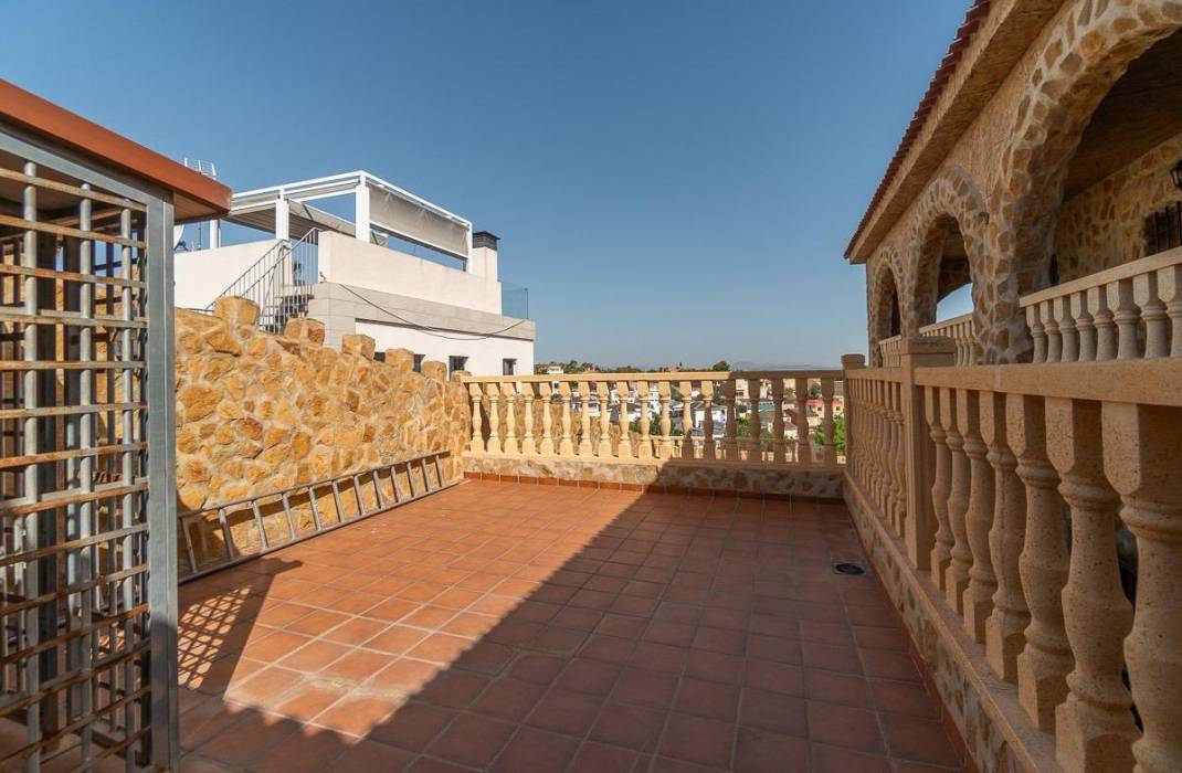 Resale - Villa - Orihuela Costa