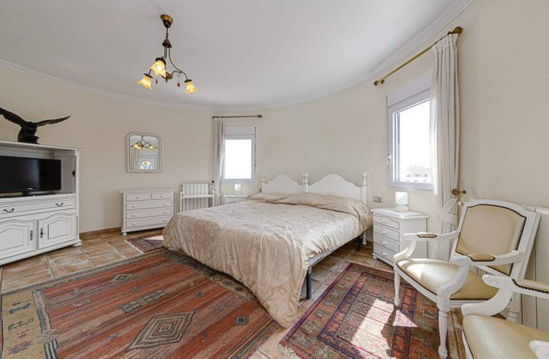 Resale - Villa - Orihuela Costa