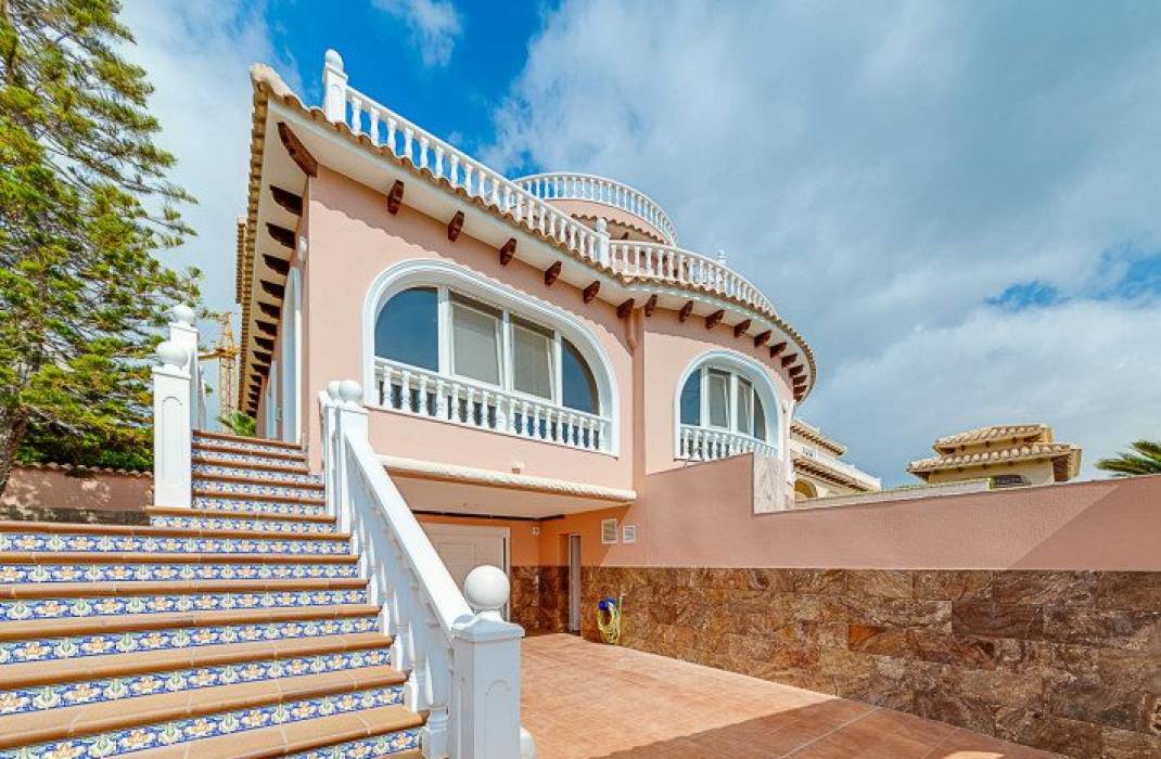 Resale - Villa - Orihuela Costa