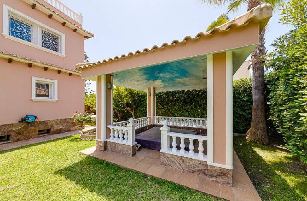 Resale - Villa - Orihuela Costa