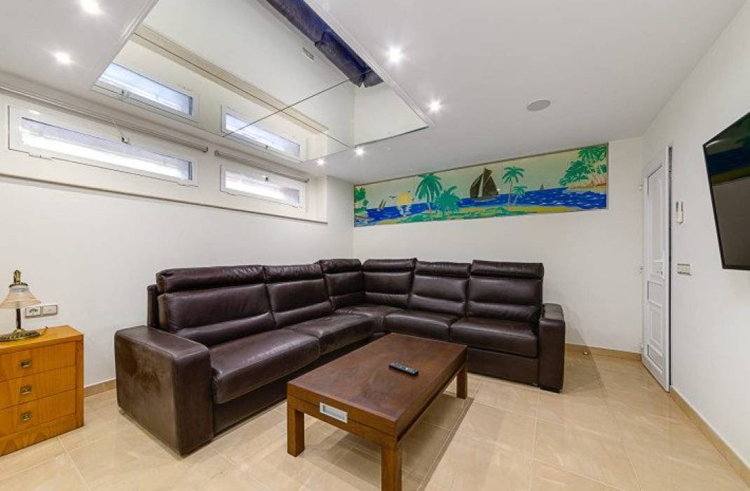 Resale - Villa - Orihuela Costa