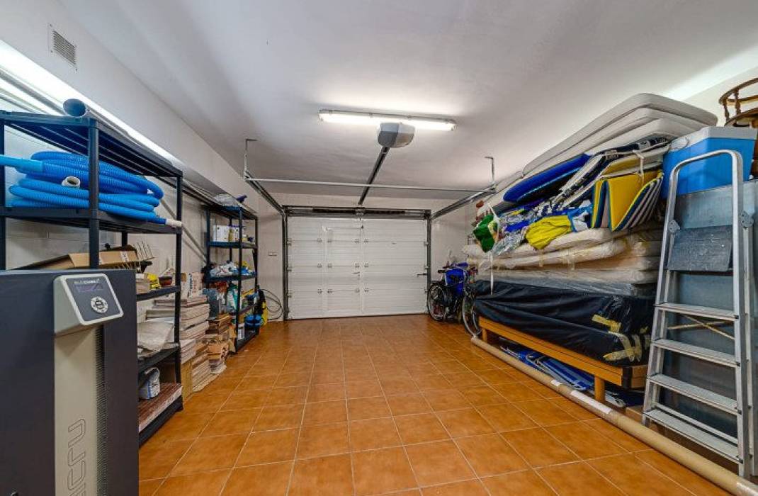 Resale - Villa - Orihuela Costa