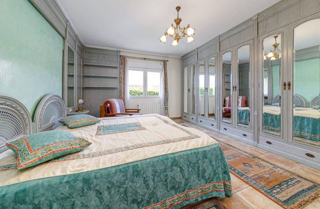 Resale - Villa - Orihuela Costa