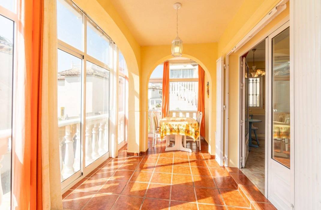 Resale - Villa - Orihuela Costa