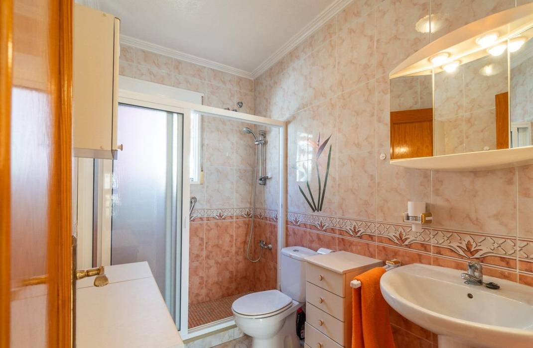Resale - Villa - Orihuela Costa