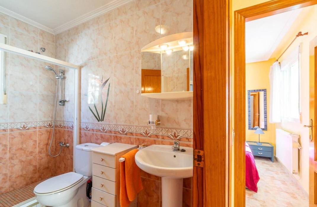 Resale - Villa - Orihuela Costa