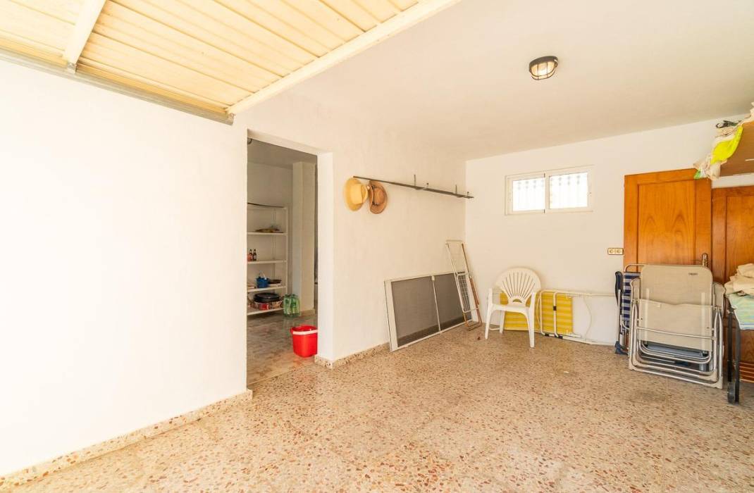 Resale - Villa - Orihuela Costa