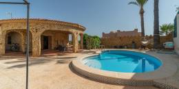 Resale - Villa - Orihuela Costa