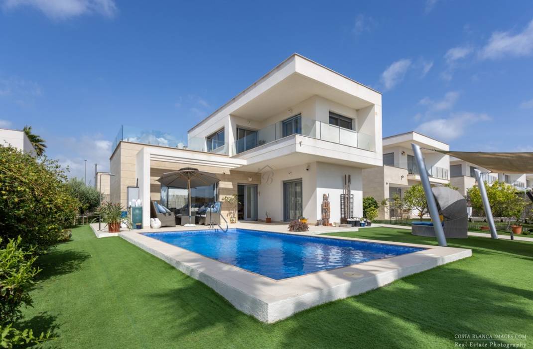 Resale - Villa - Orihuela - Vistabella Golf